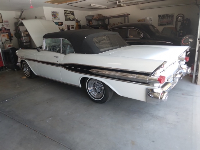 1957 Pontiac Star Chief Convertible